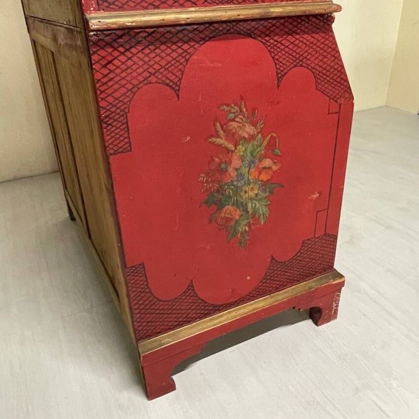 Trumeau with chest of drawers from the mid-20th century in chinoiserie style.