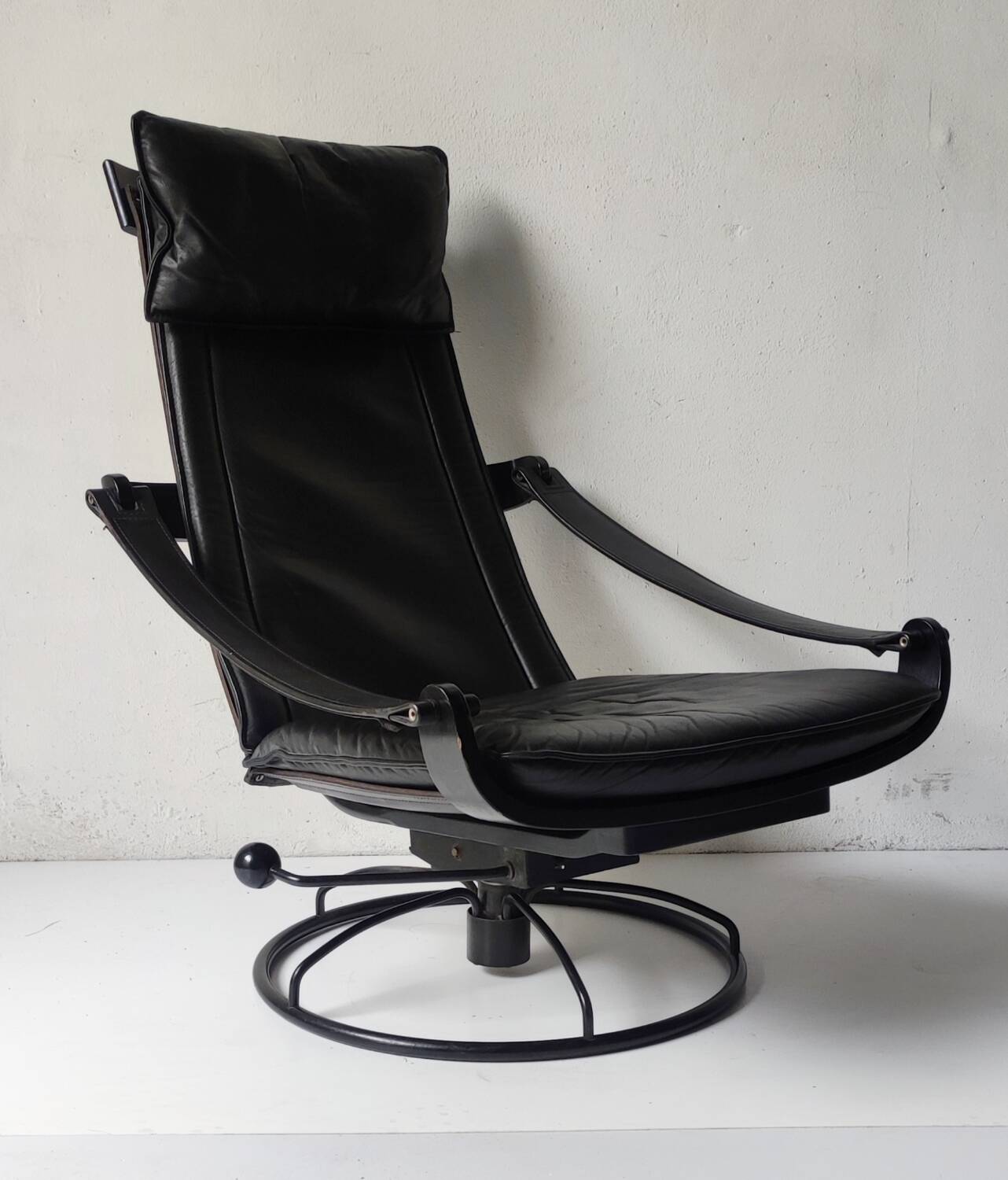 Black leather armchair by Åke Fribytter for Nelo möbel from the 70s