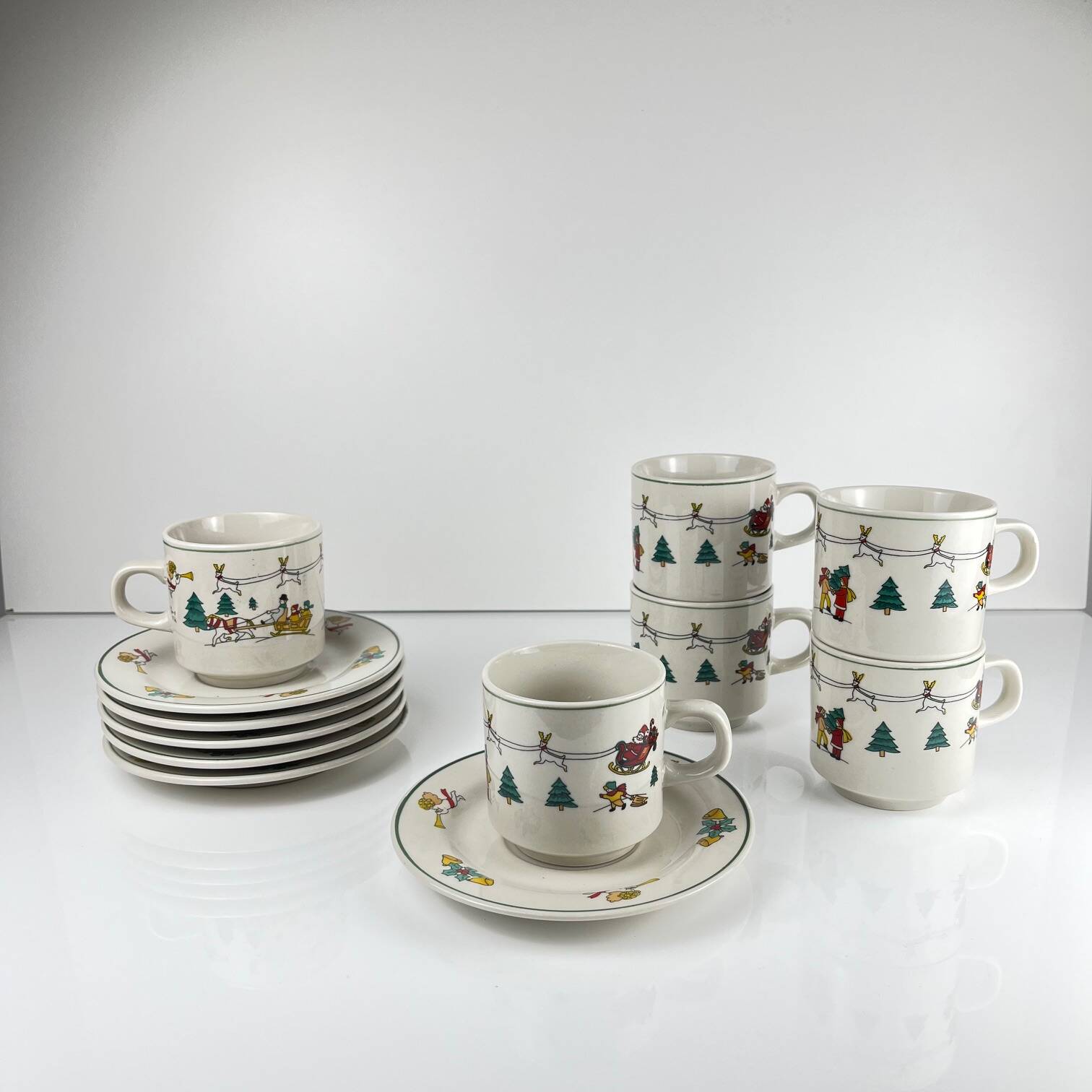Set of 6 Christmas coffee/tea cups, 1980