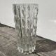 Vase en verre épais transparent