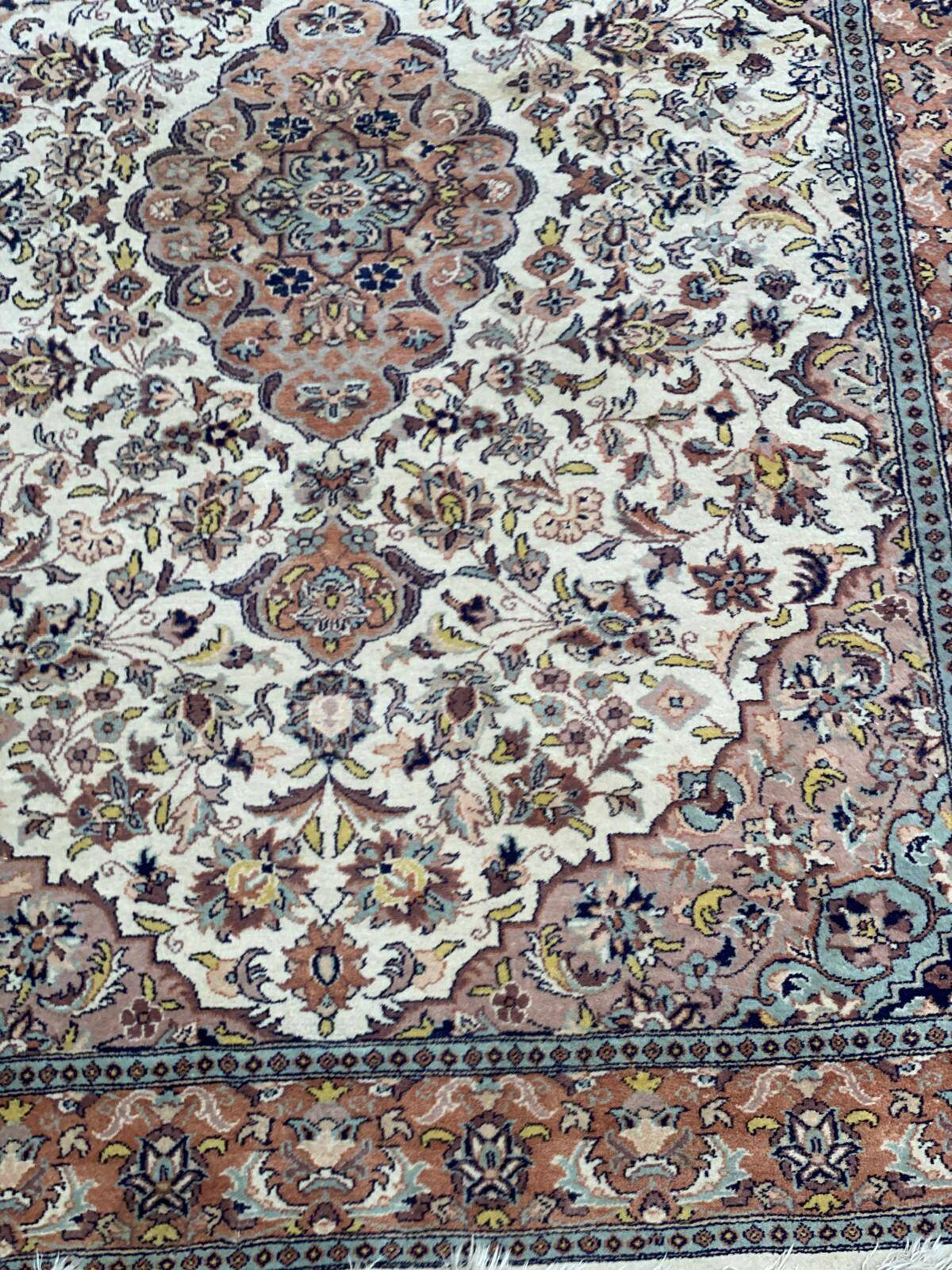 Handmade knotted wool Persian rug 130x200cm