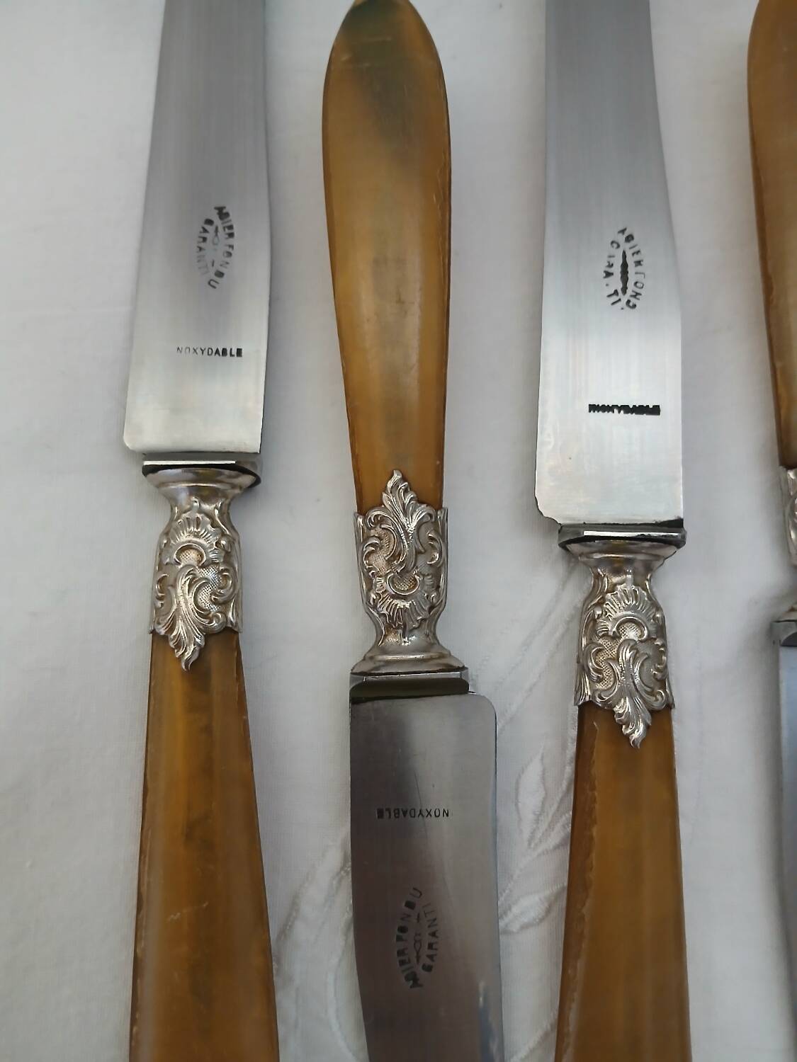 10 antique horn and steel knives