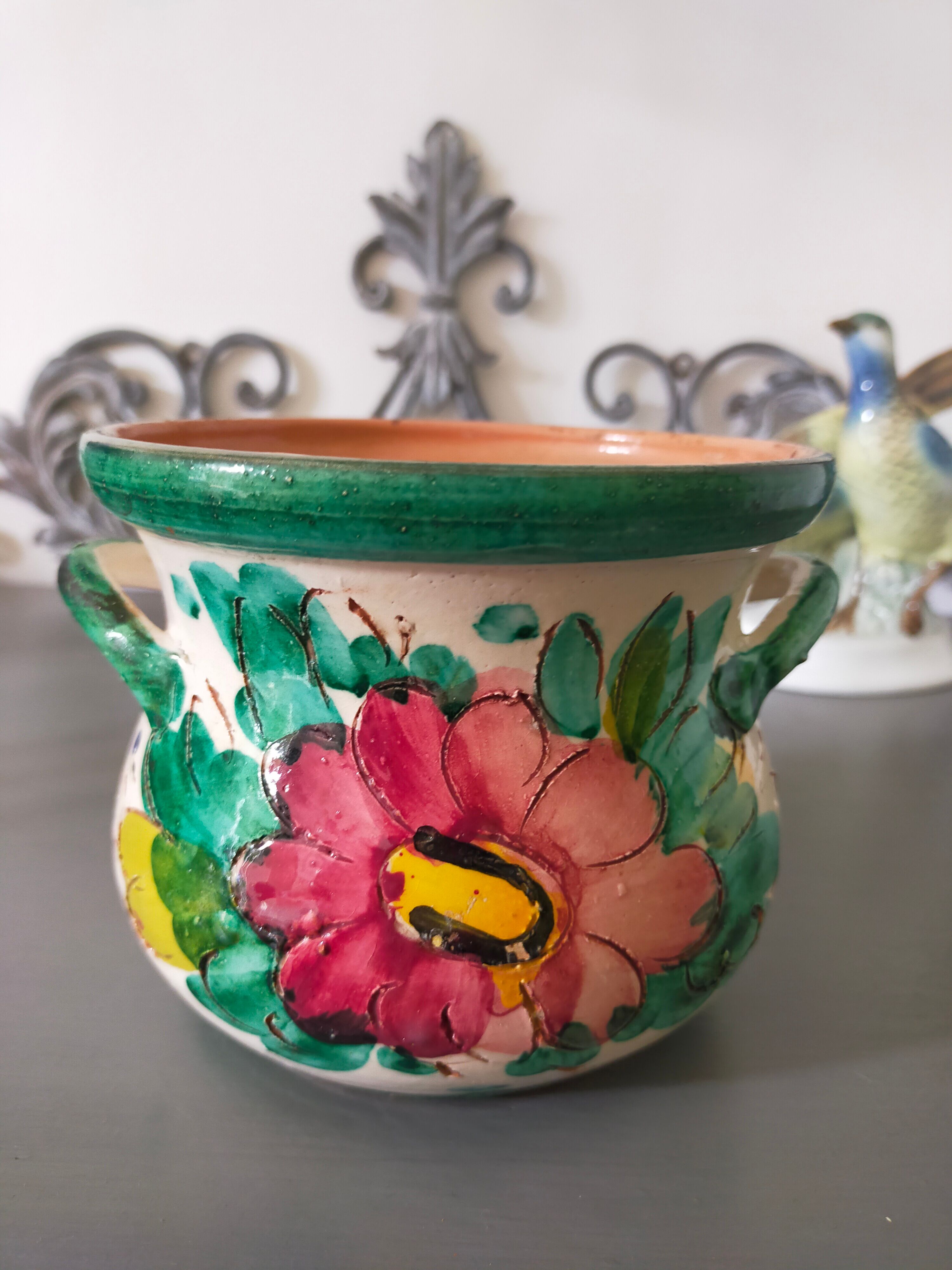 Cache pot en terre cuite Sgraffito années 60