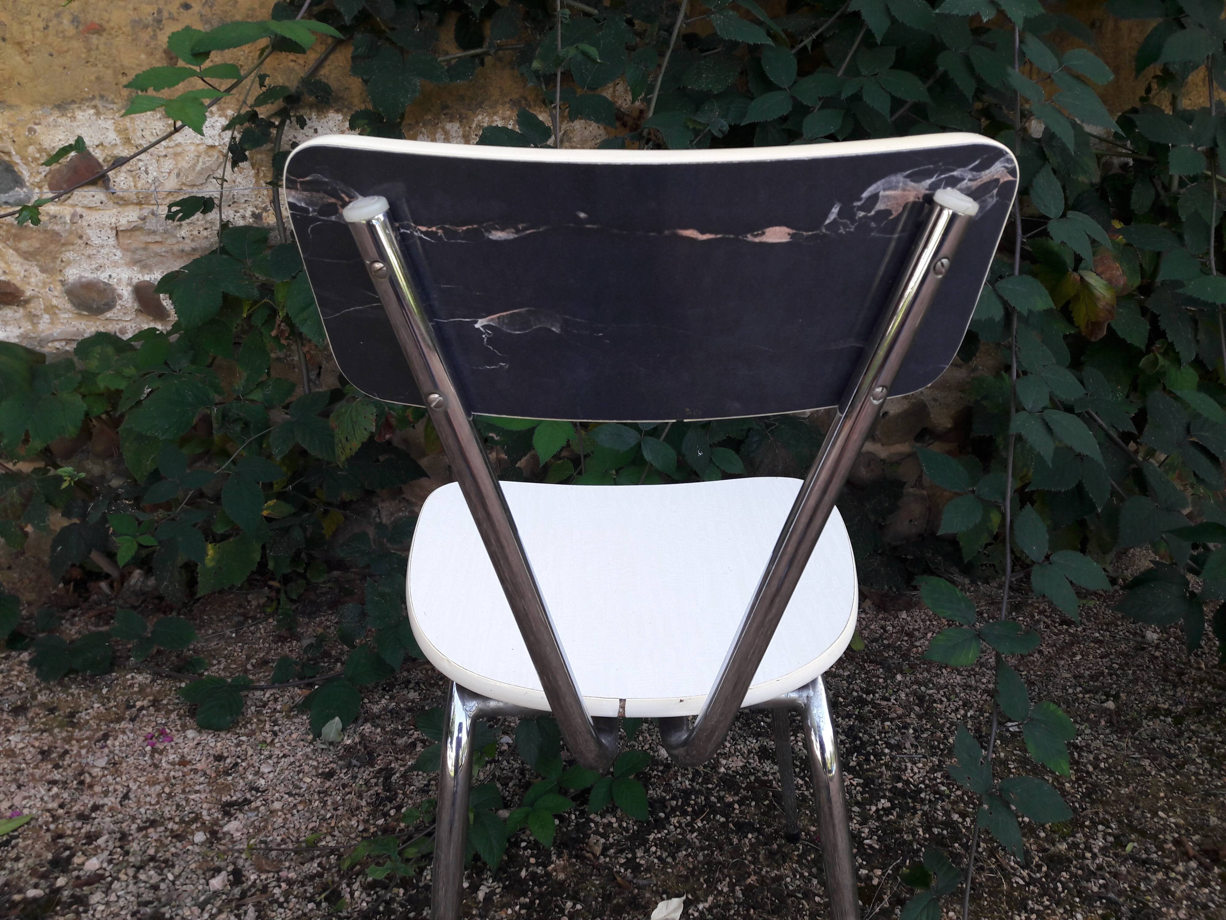 Duo de chaises en formica