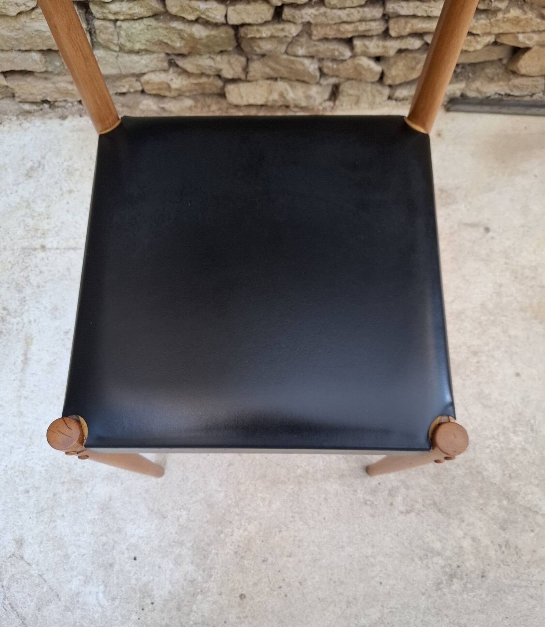 Scandinavian chair in beech and faux leather