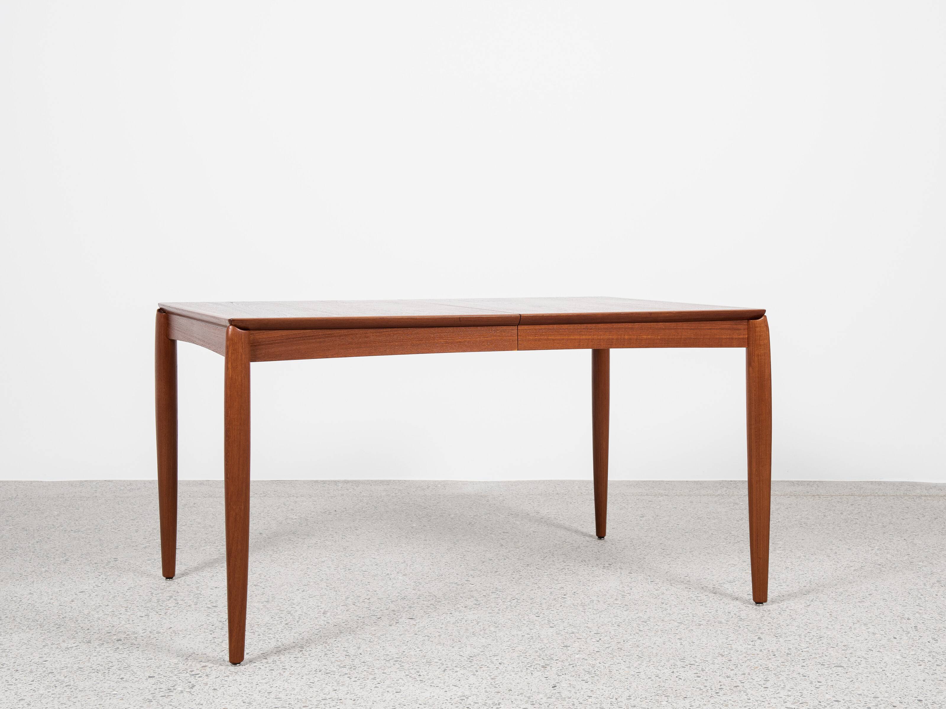 Table à manger danoise des années 1960 en teck par HW Klein pour Bramin