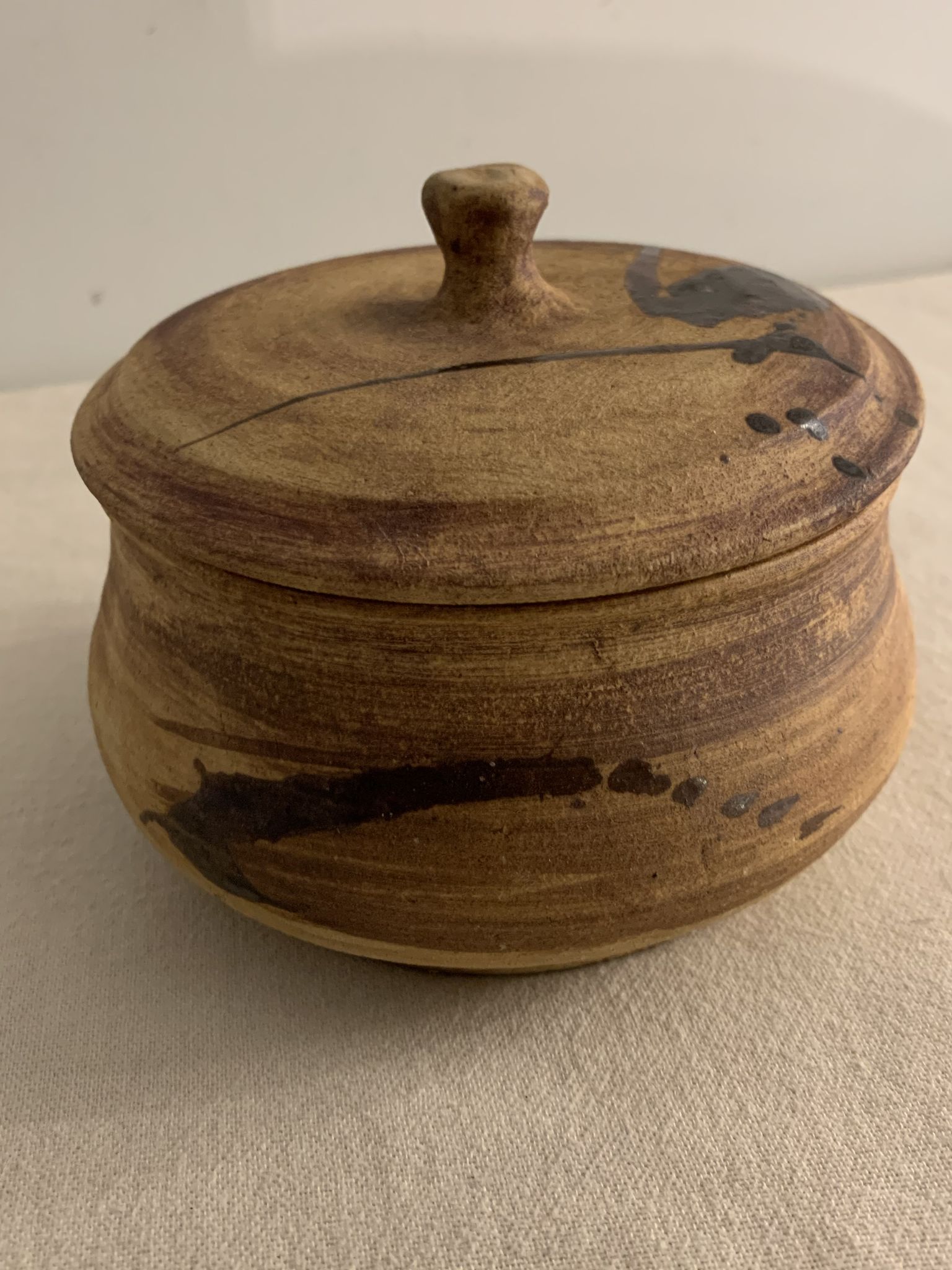 Pot ancien et son couvercle Poterie de la Colombe en grès 1975