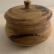 Pot ancien et son couvercle Poterie de la Colombe en grès 1975
