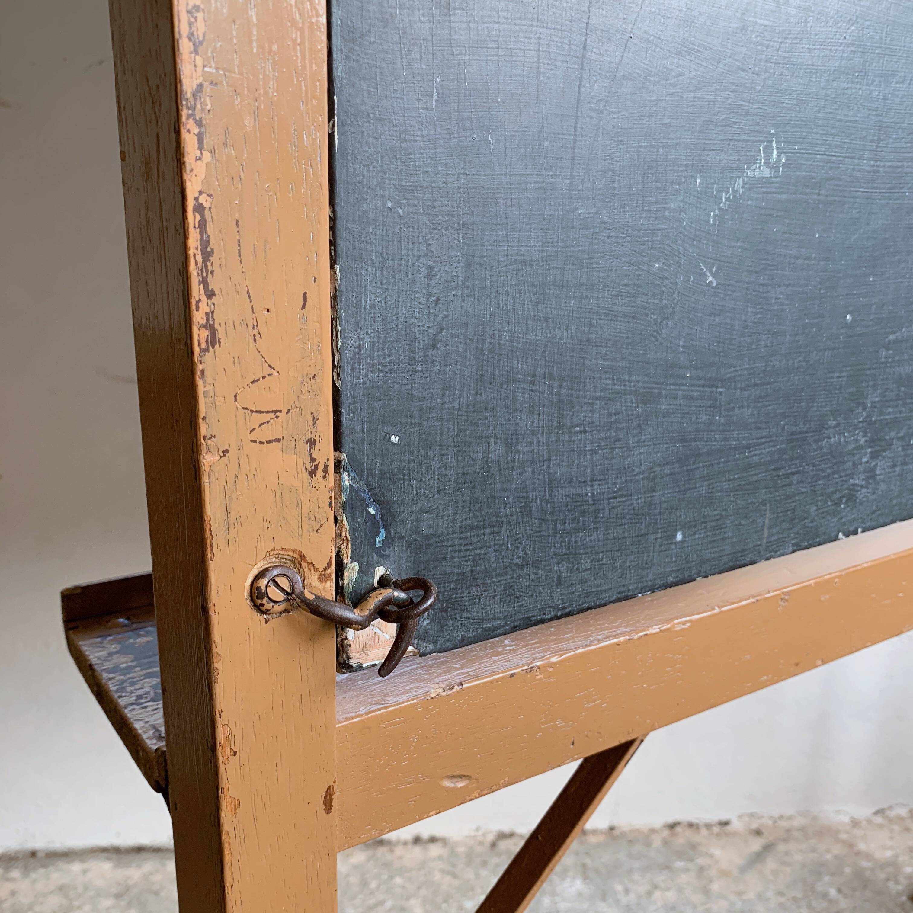 Former school board swivelling on foot