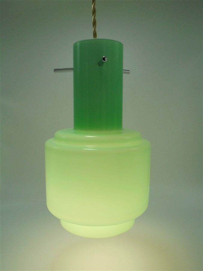 Green vintage suspension