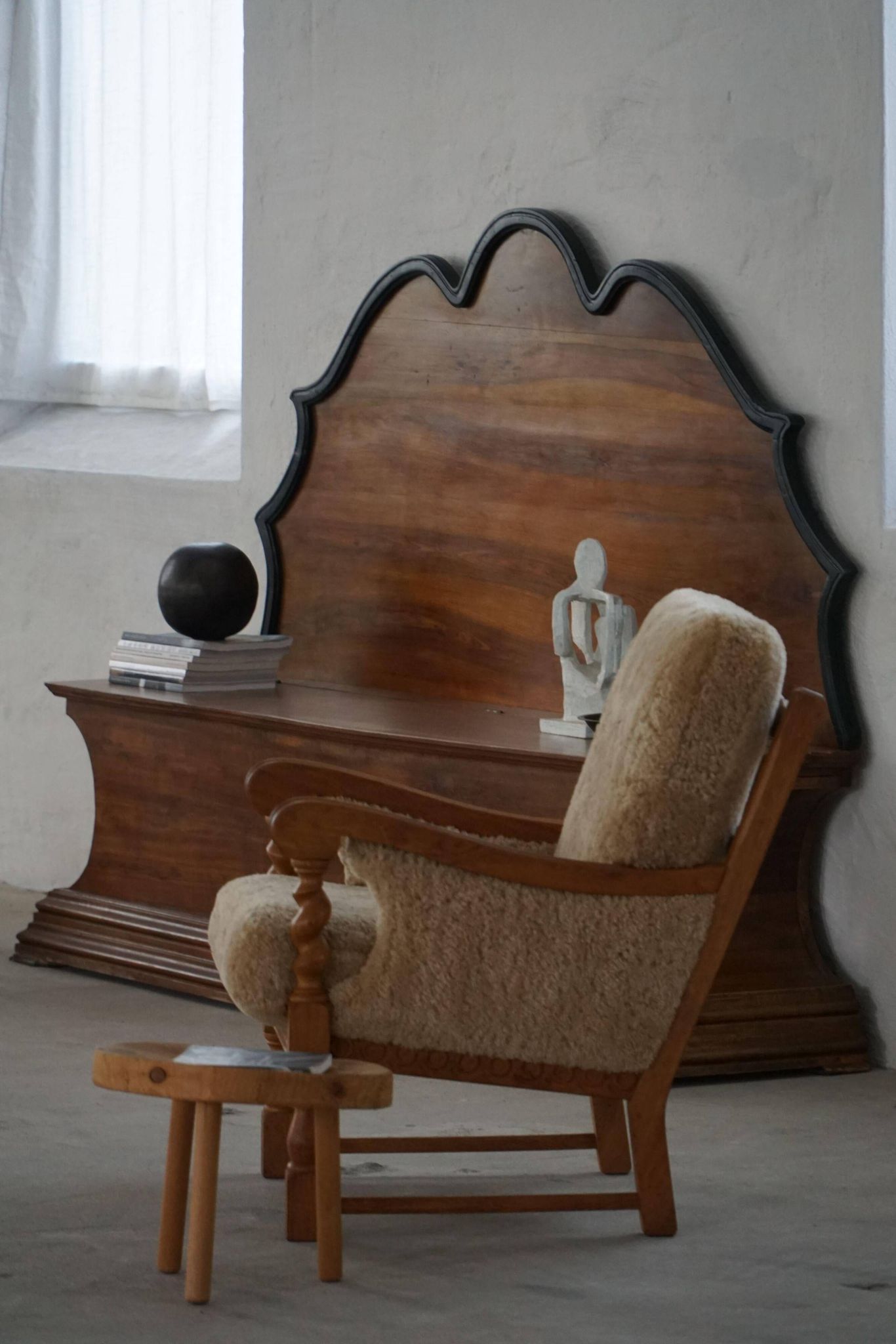 20th-century Art Deco storage bench in walnut, by a Danish cabinetmaker.