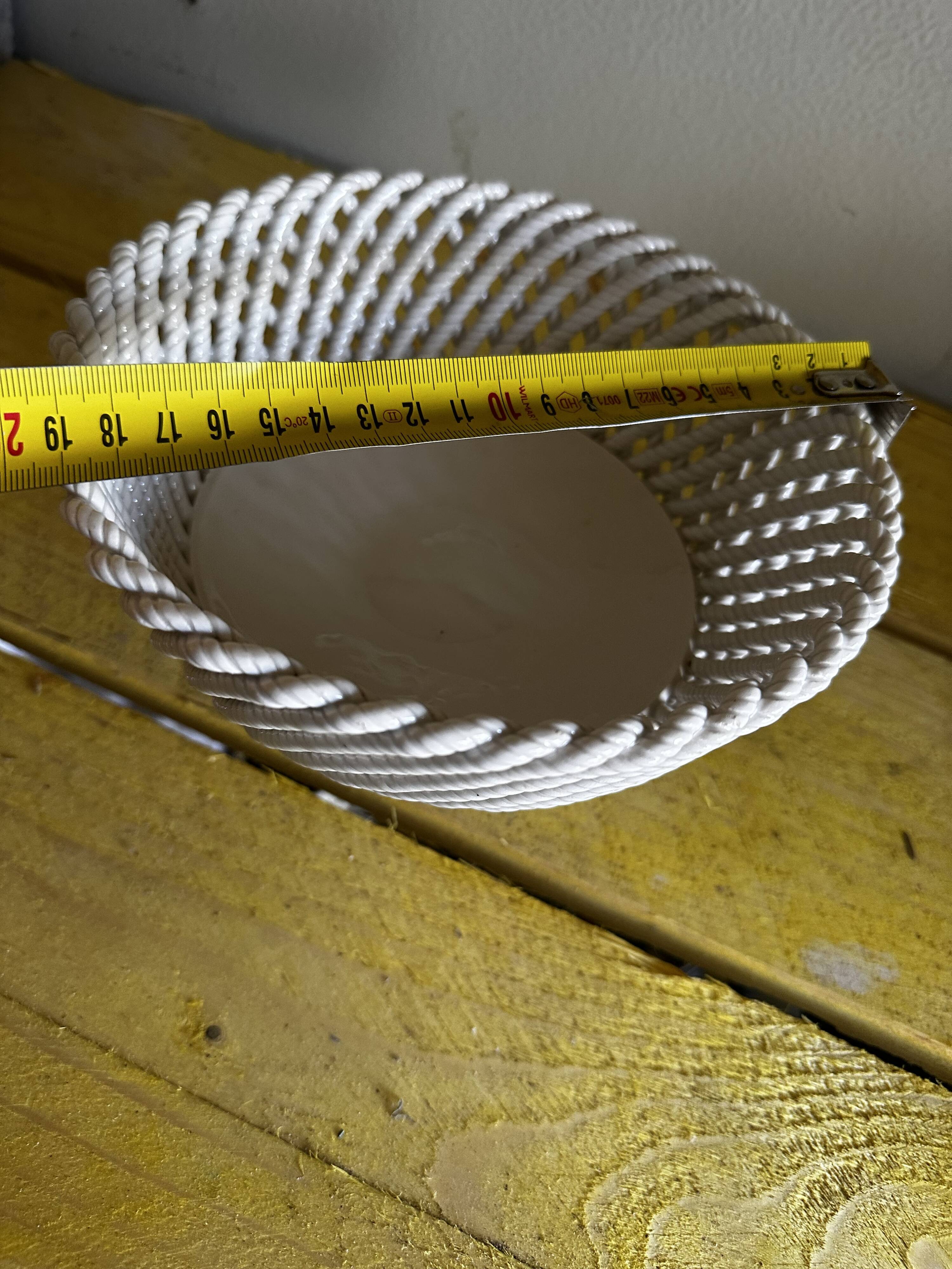 Mid-century woven ceramic basket / empty pocket, diameter 19 cm