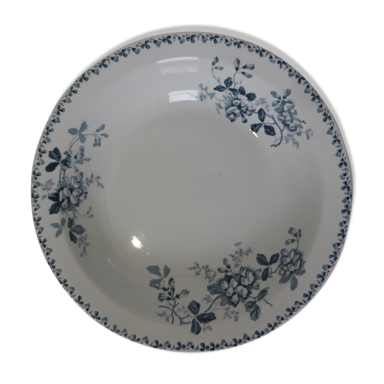 Round and hollow service dish in St Amand iron earth and Hamage model Acacia