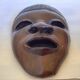 Masque africain en bois massif