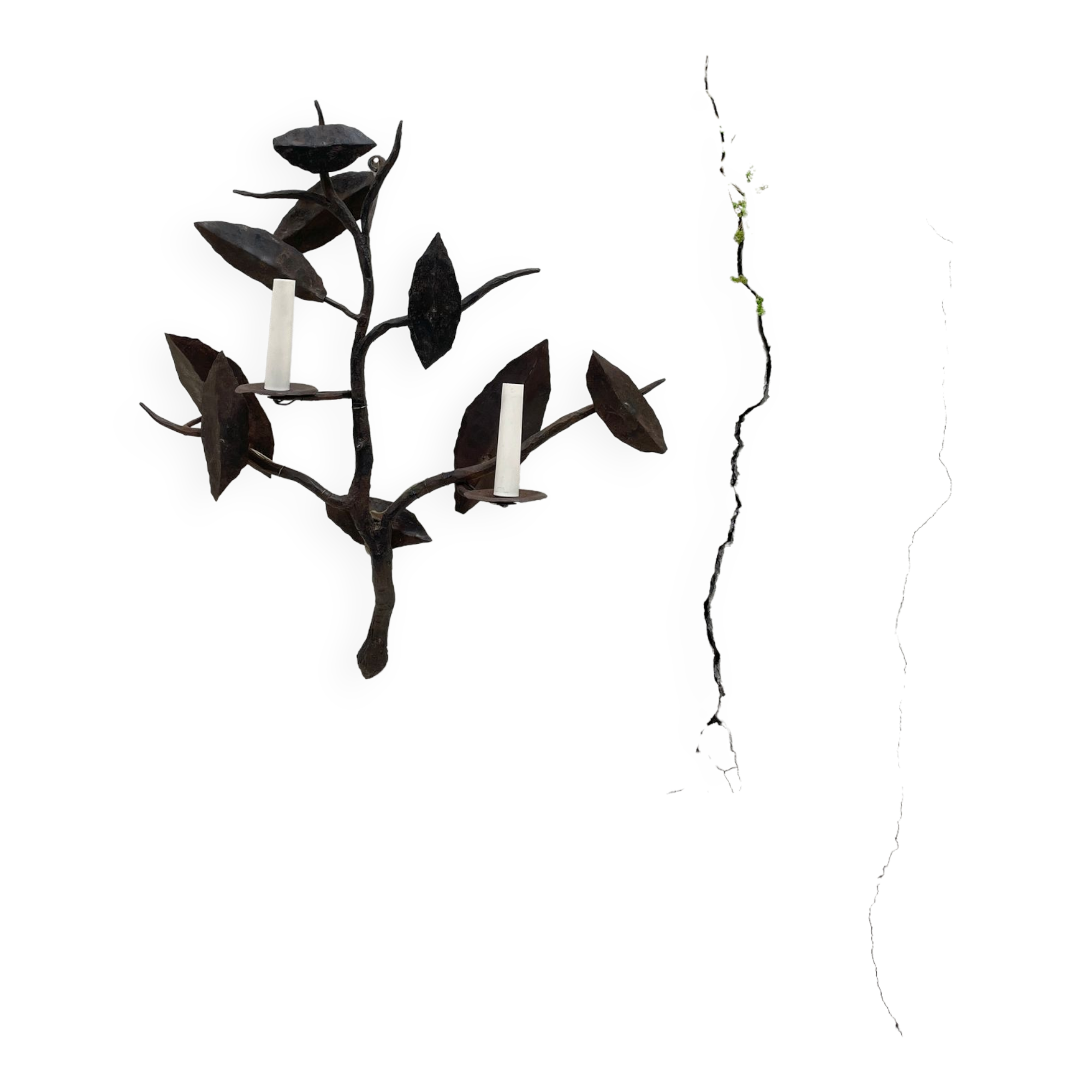 Wall lamp in wrought iron.