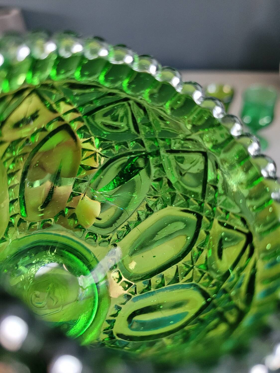 Set of 6 green molded glass glasses