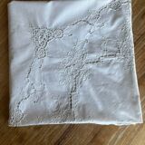 Nappe ronde en coton brodé