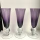 Ensemble de 3 verres à vin et flûtes à champagne en verre bullé de biot violets années 70