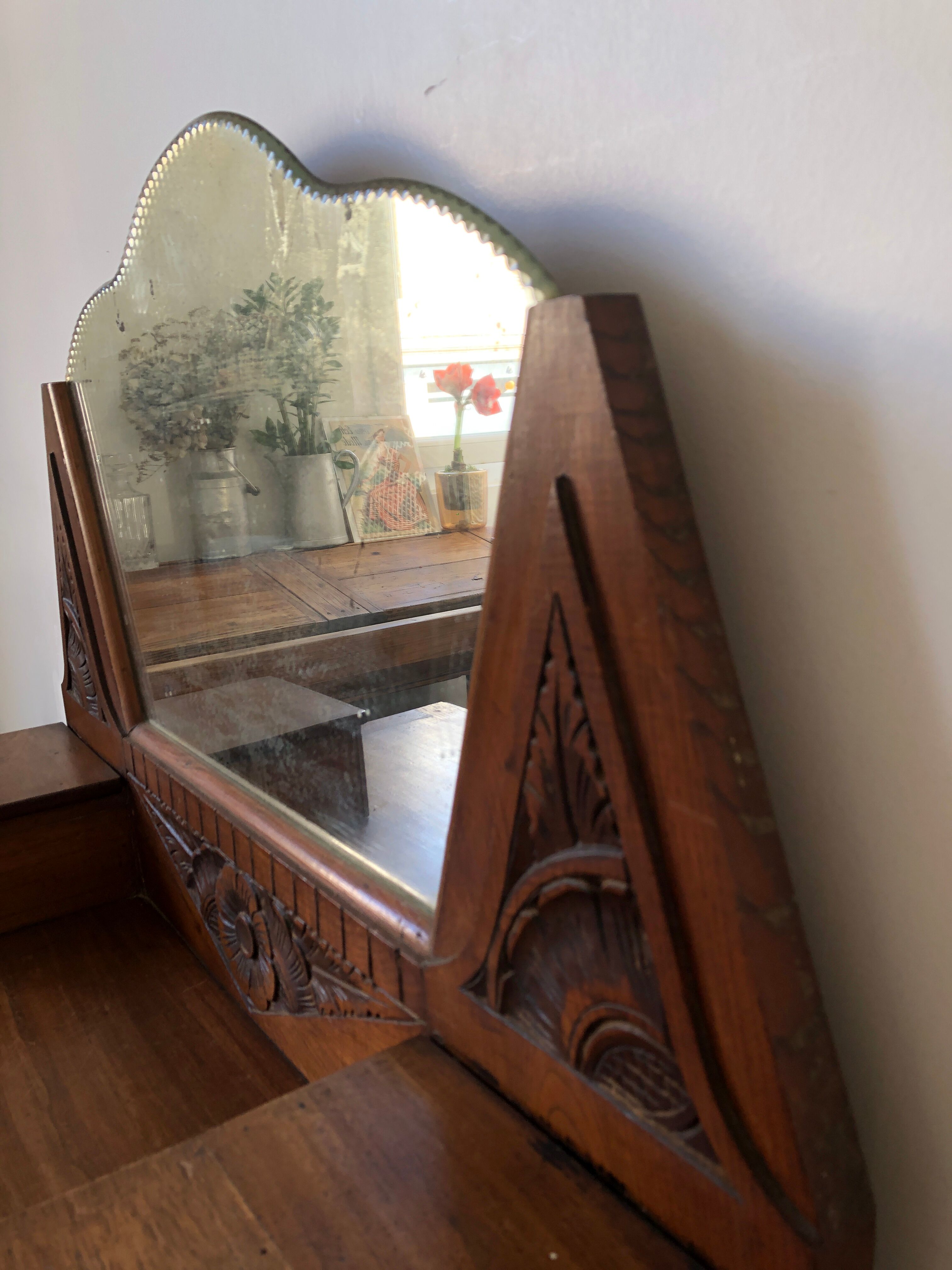 Art Deco style hairdresser