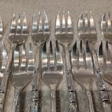 12 silver-plated metal cake forks, Ercuis Russian model.