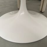 Florence Knoll round table, marble top and tulip base, circa 1960, Eero Saarinen