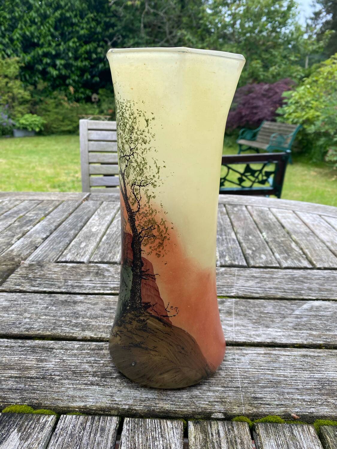 Vase forme diabolo Théodore Legras