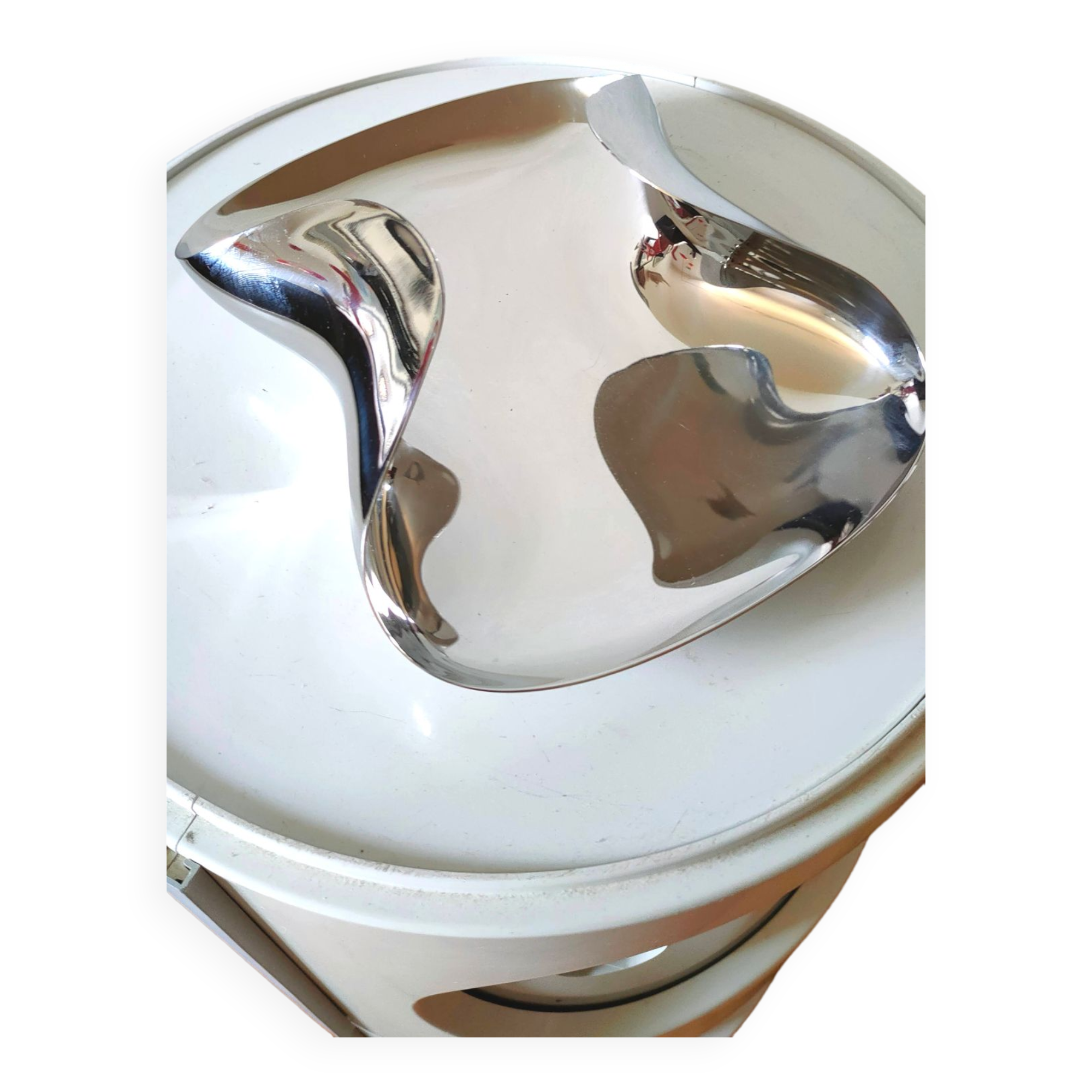 Marli fruit holder designed by Steven Blaess for Alessi 2008