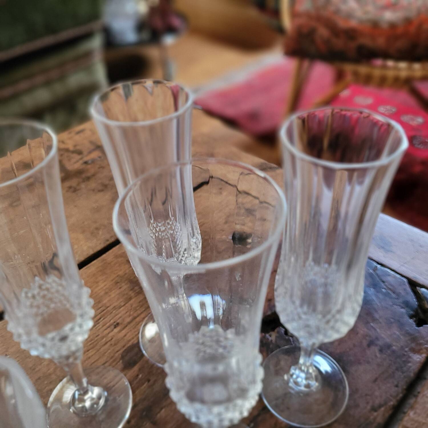 7 cut glass champagne flutes – faceted design