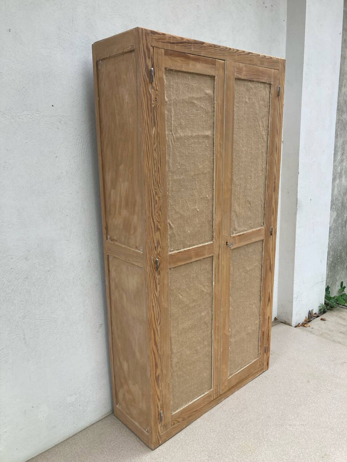Armoire parisienne