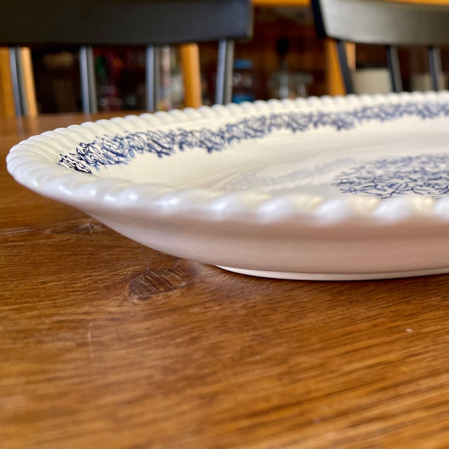 Very large oval dish