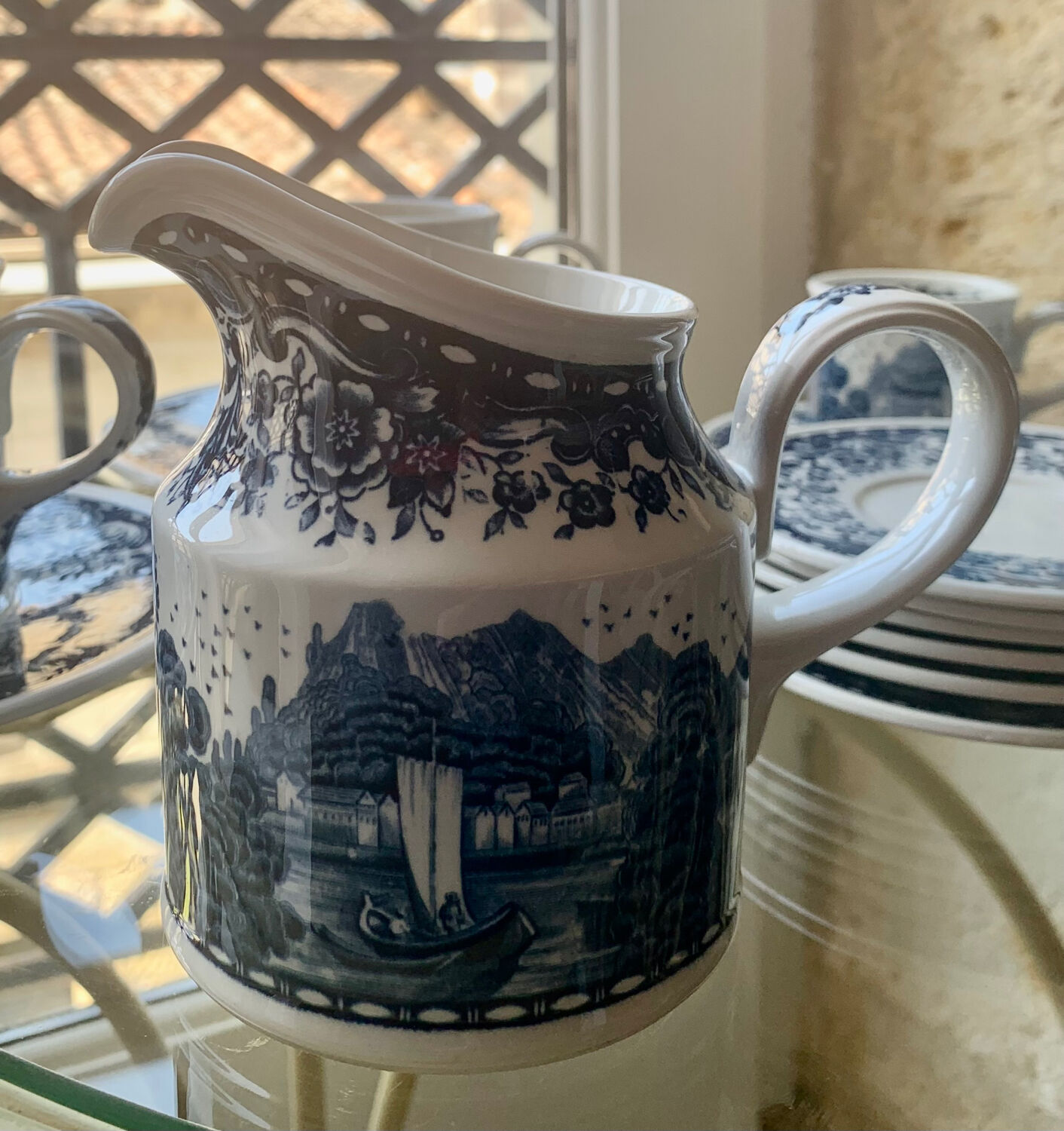 Villeroy & Boch "blue castle" breakfast service