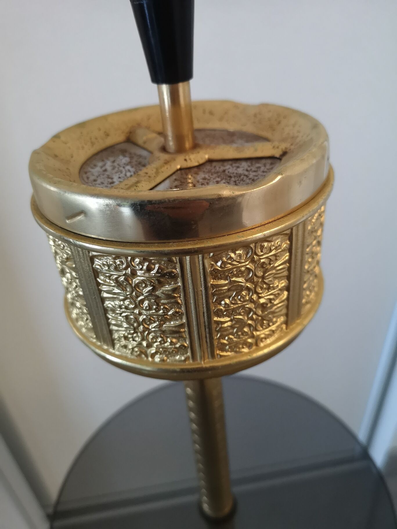 Ashtray on Golden feet years 70 vintage
