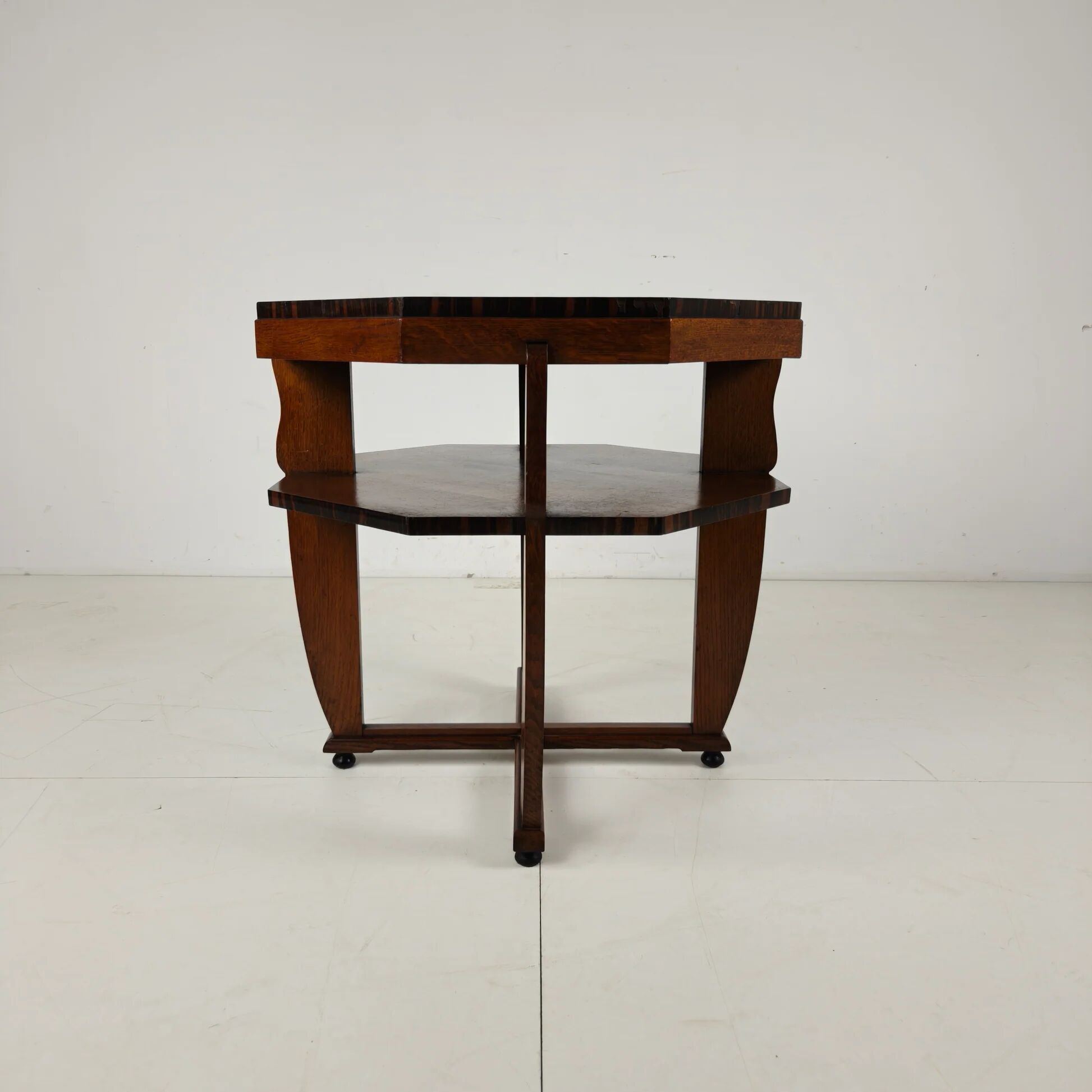 Amsterdam School coffee table – oak with veneer inlay, circa 1920