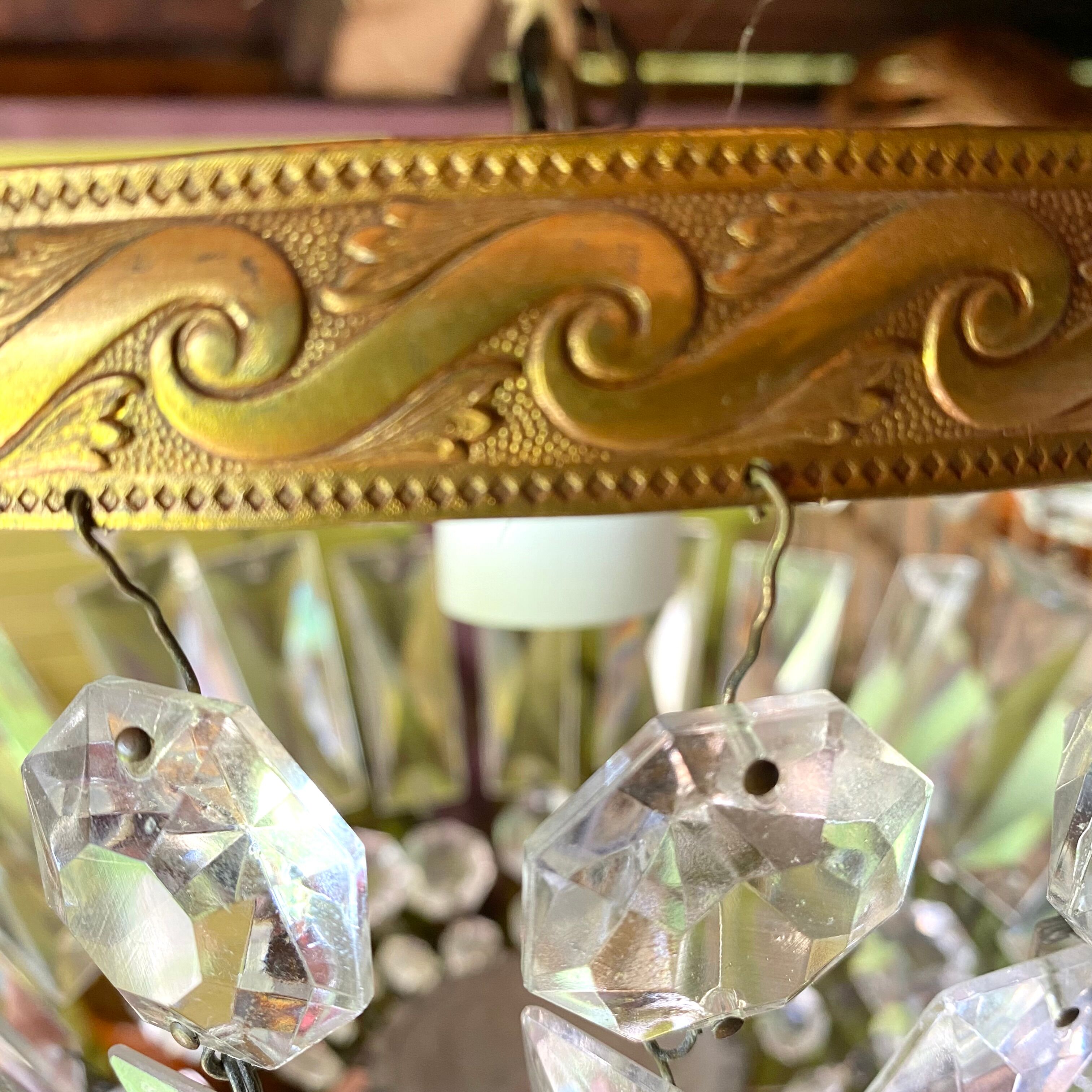 Ceiling lamp with old grapevines