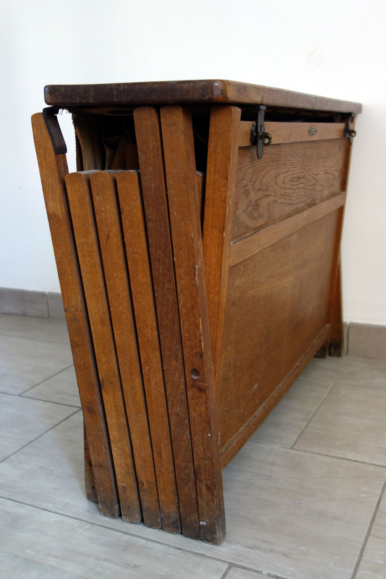 Ancient bed folding Le Printemps