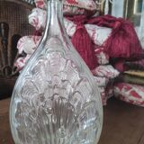 Bouteille en verre moulé