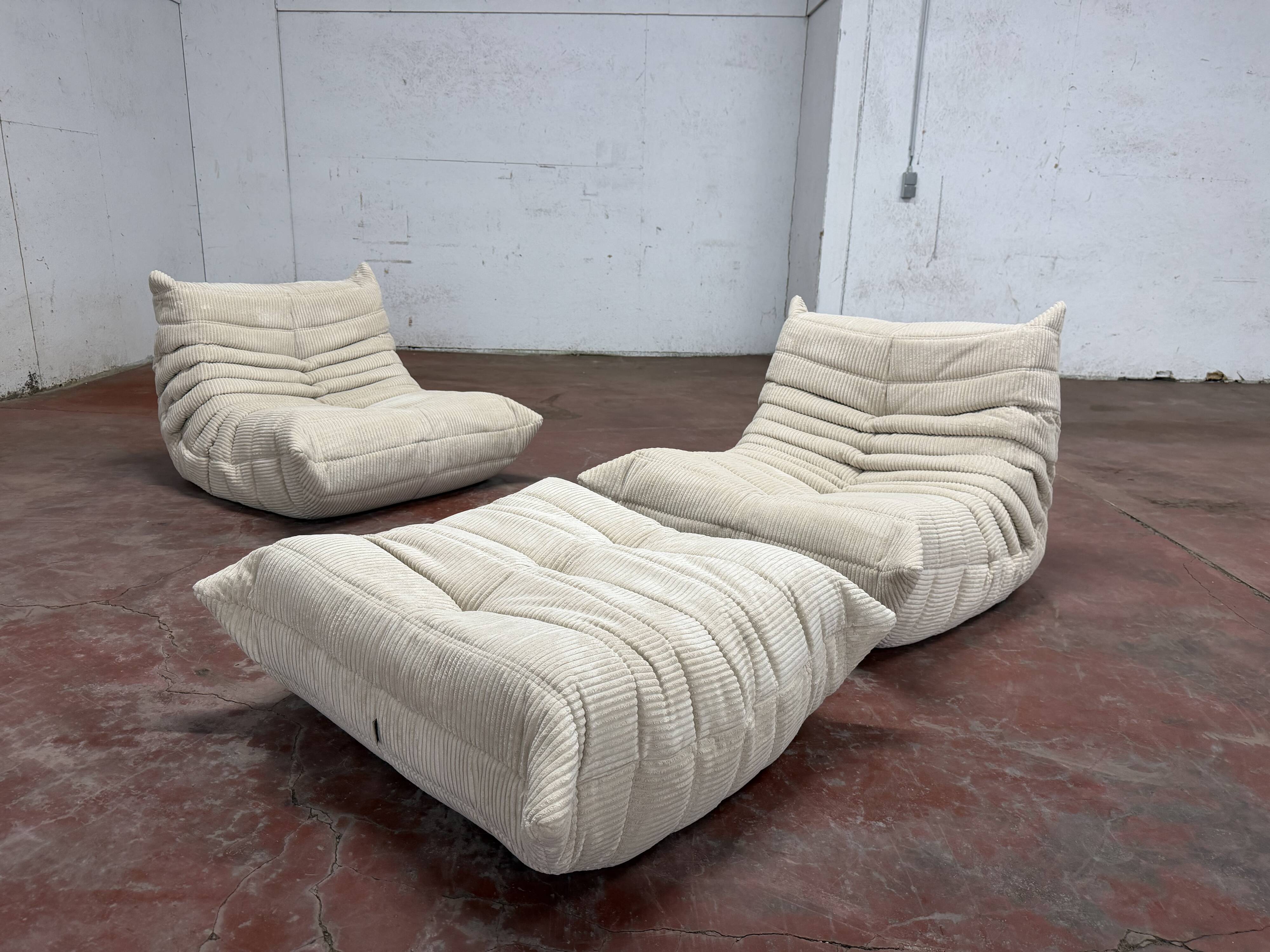 Ligne Roset Togo 2x 1-seater with 1x ottoman in beige corduroy in 10/10 condition!!