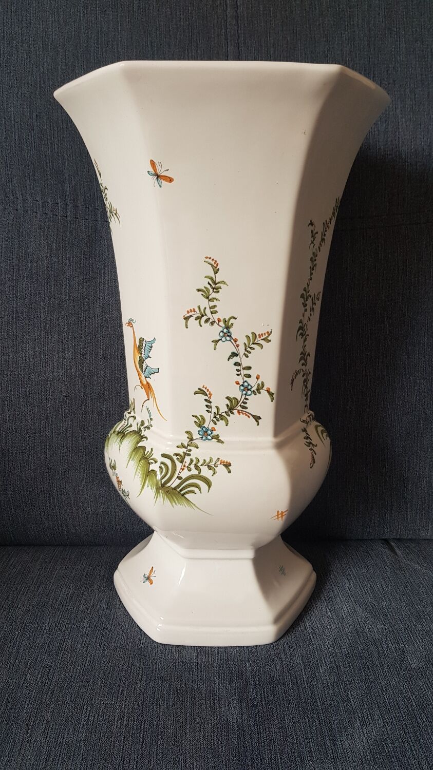 Octagonal vase signed Lallier in Moustier