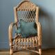 Fauteuil vintage en rotin pour enfant