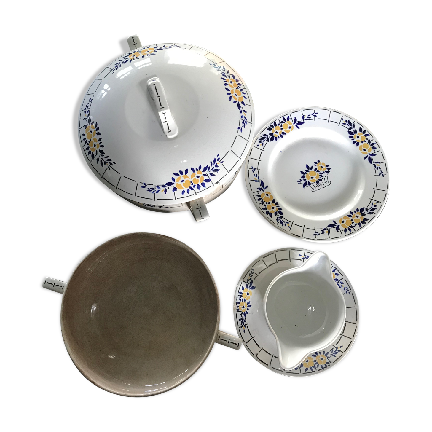 Product BHV Lot of dishes and soup Gien early 20th century