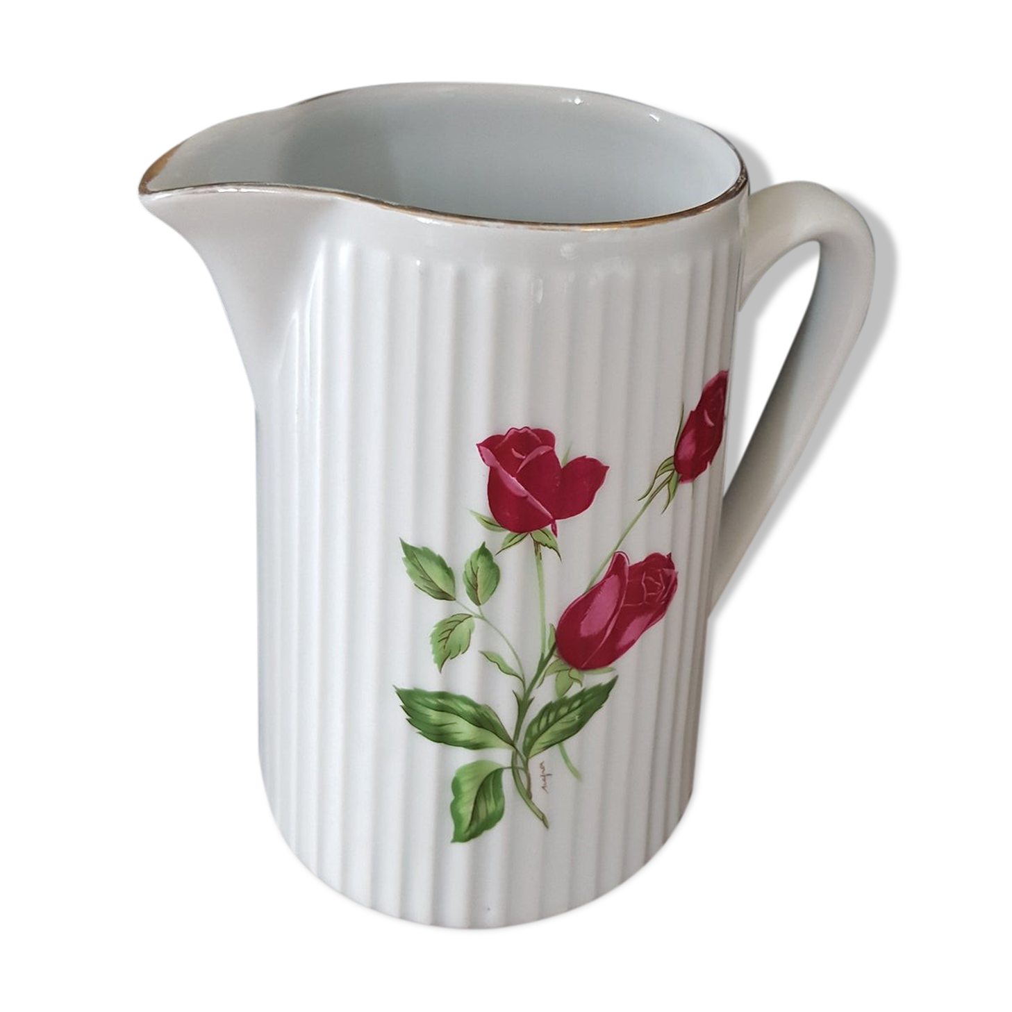 Pichet en porcelaine blanche
