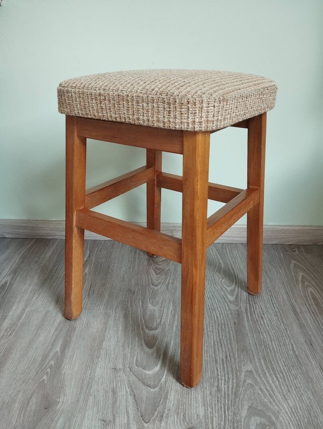 Tabouret bois et tissu scandinave