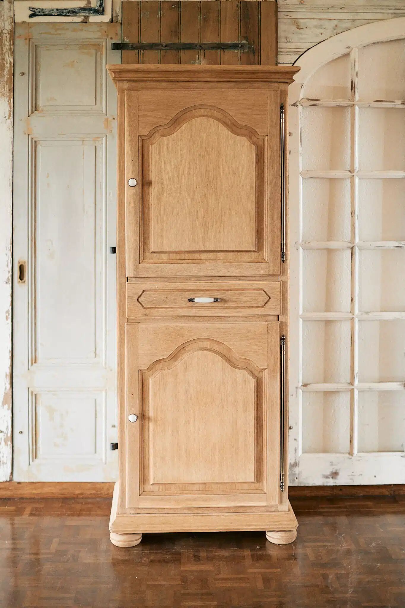 Vintage oak standing wardrobe "Giroflée"