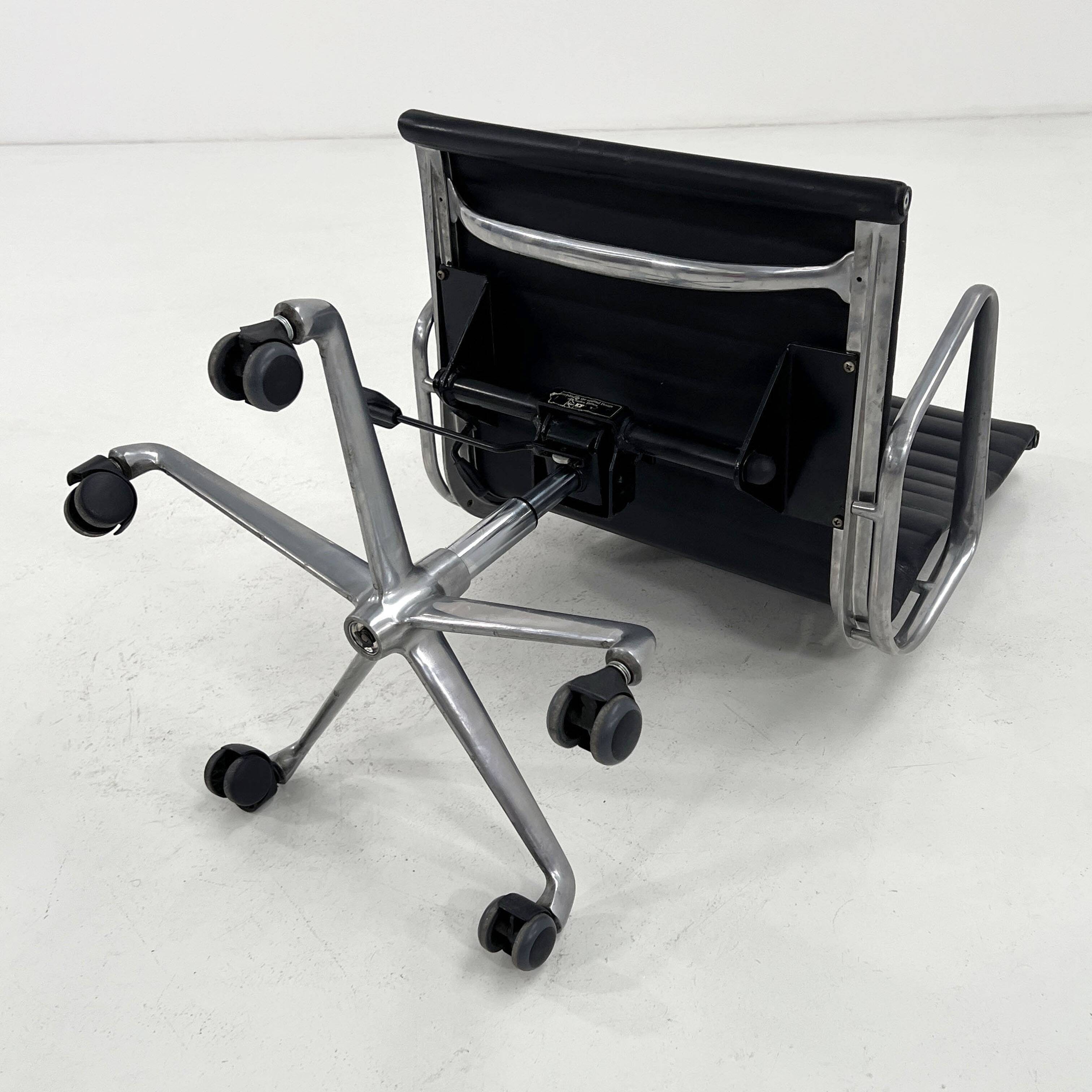 Fauteuil de bureau EA119 par C.& R. Eames pour ICF, 1970