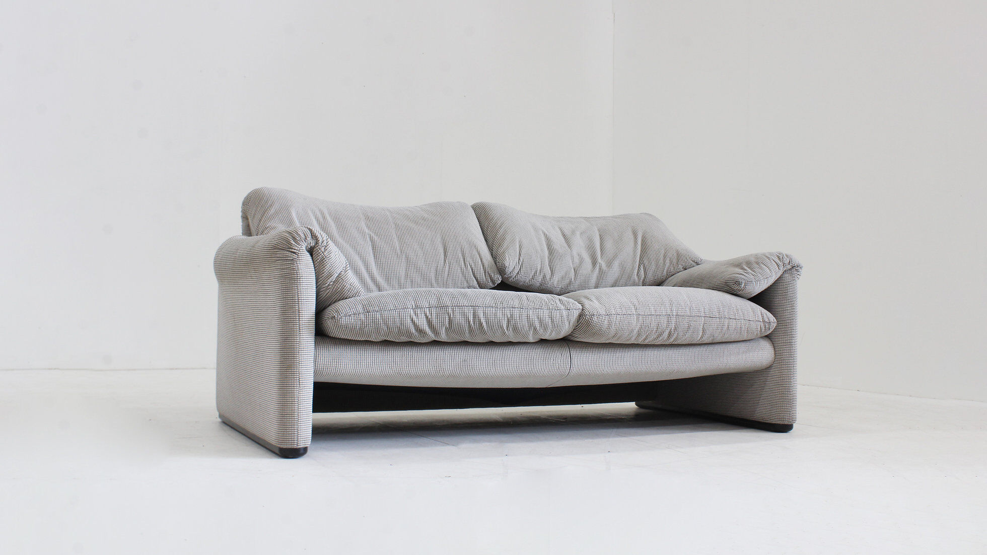 Vintage Cassina Maralunga 2 seater sofa Vico Magistretti