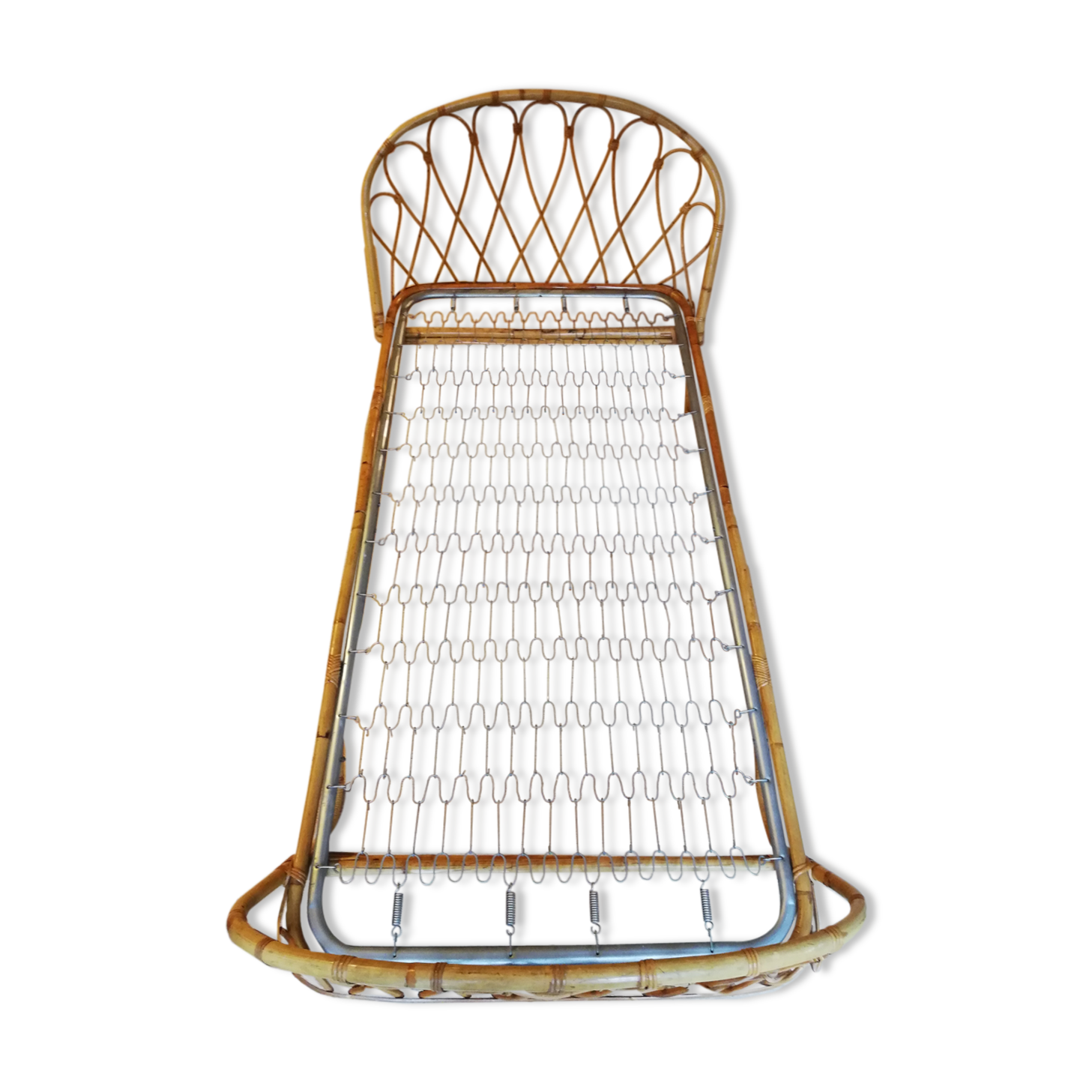 Vintage rattan basket bed