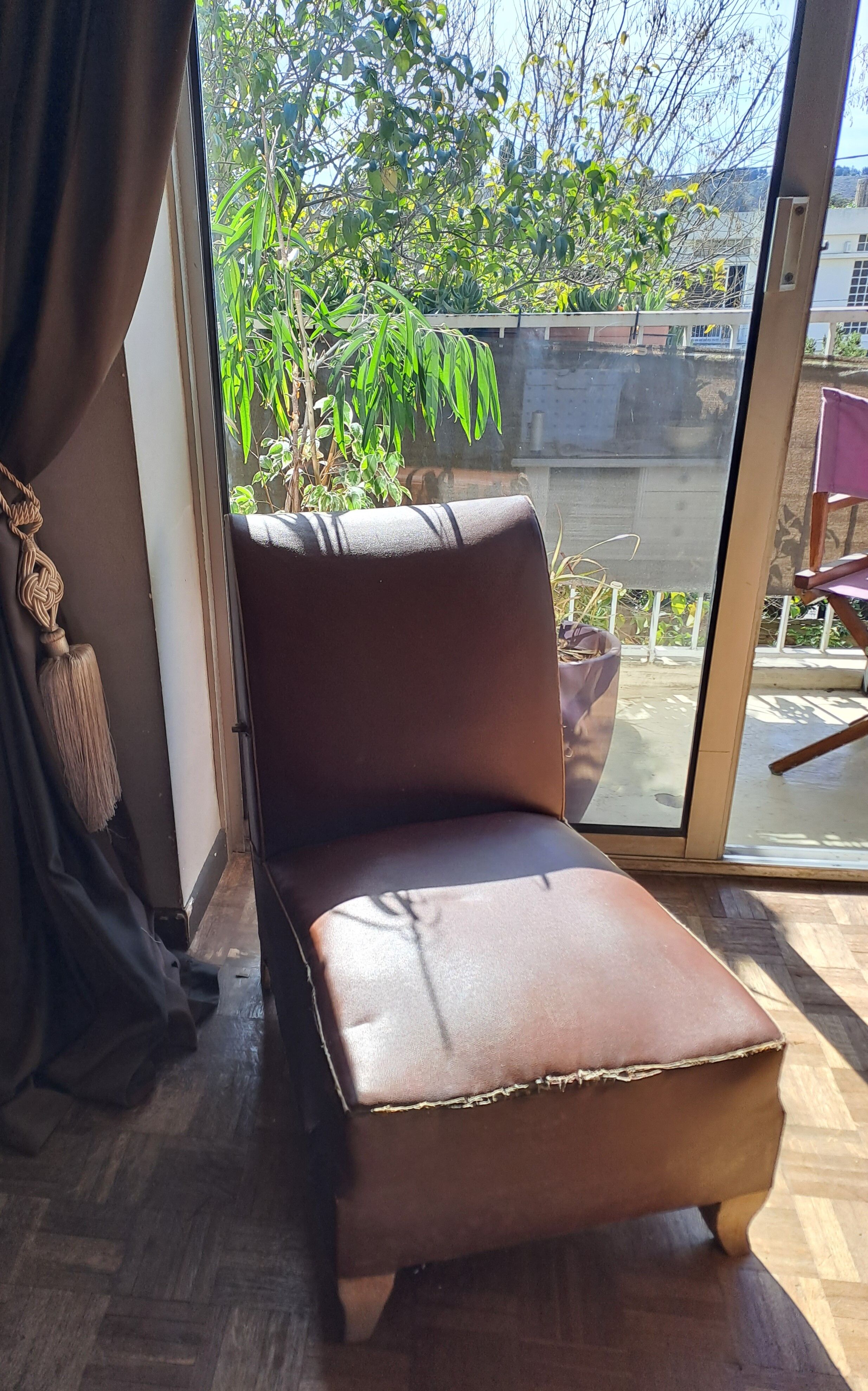 Fauteuil cuir art déco 1930 base bois