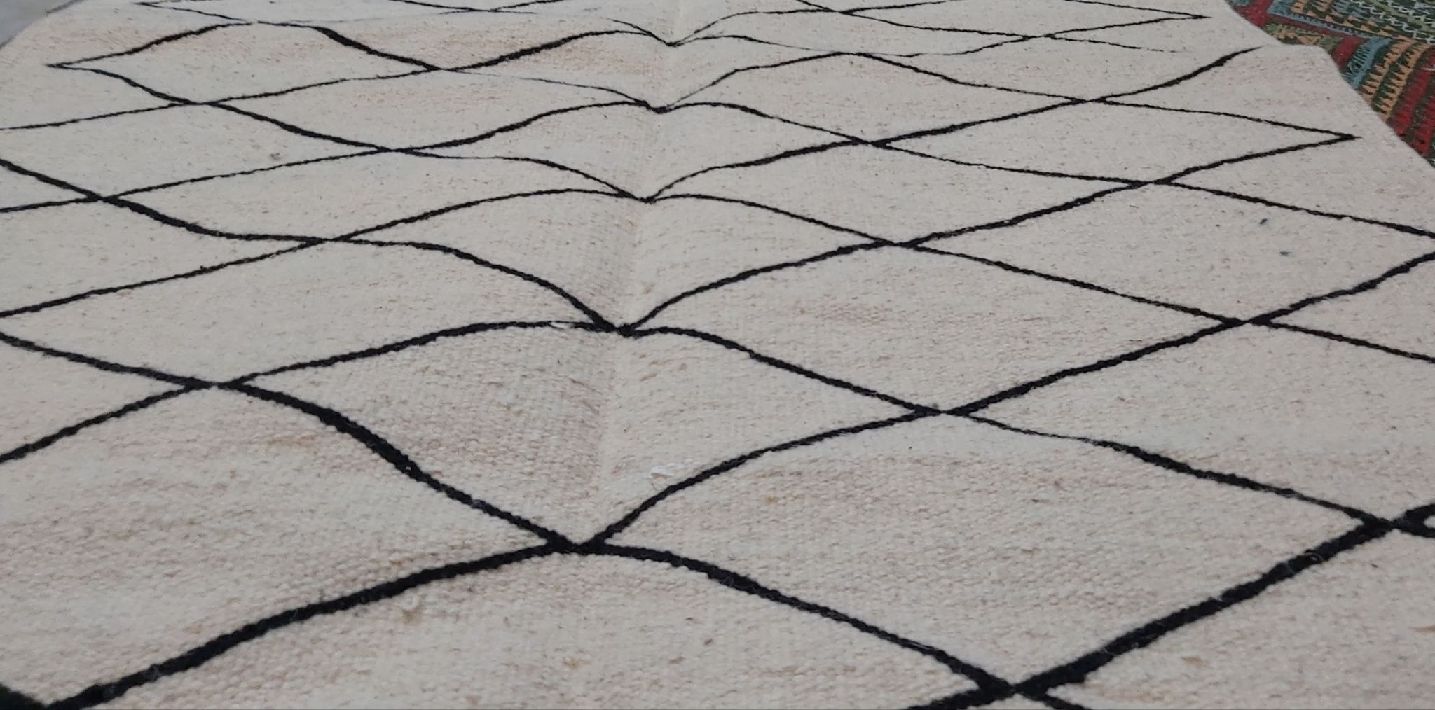 Handmade white and black berber carpet  192x118cm
