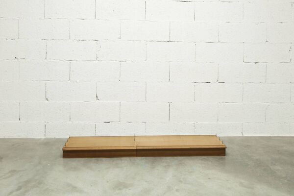 Bibliothèque vitrine basse Oscar par Didier Rozaffy , 1952