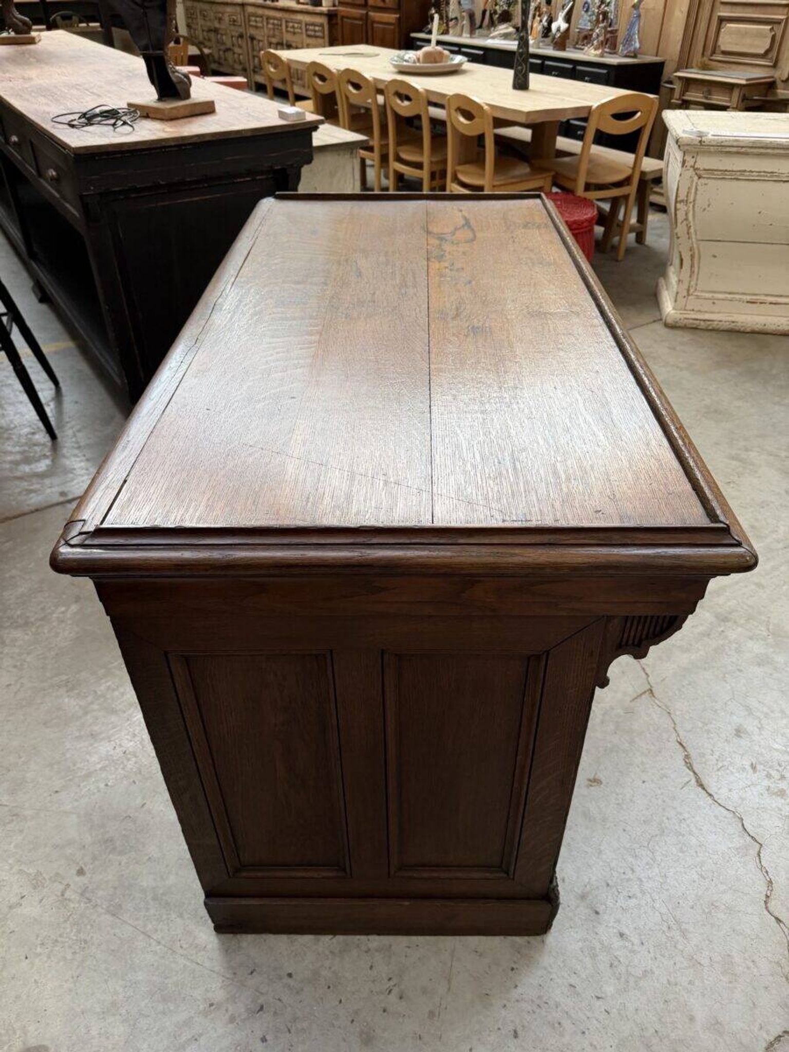 Oak shop counter from the early 20th century.